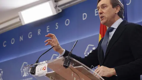Rafael Hernando consideró que hay crímenes que se convierten "verdaderas torturas para las familias"
