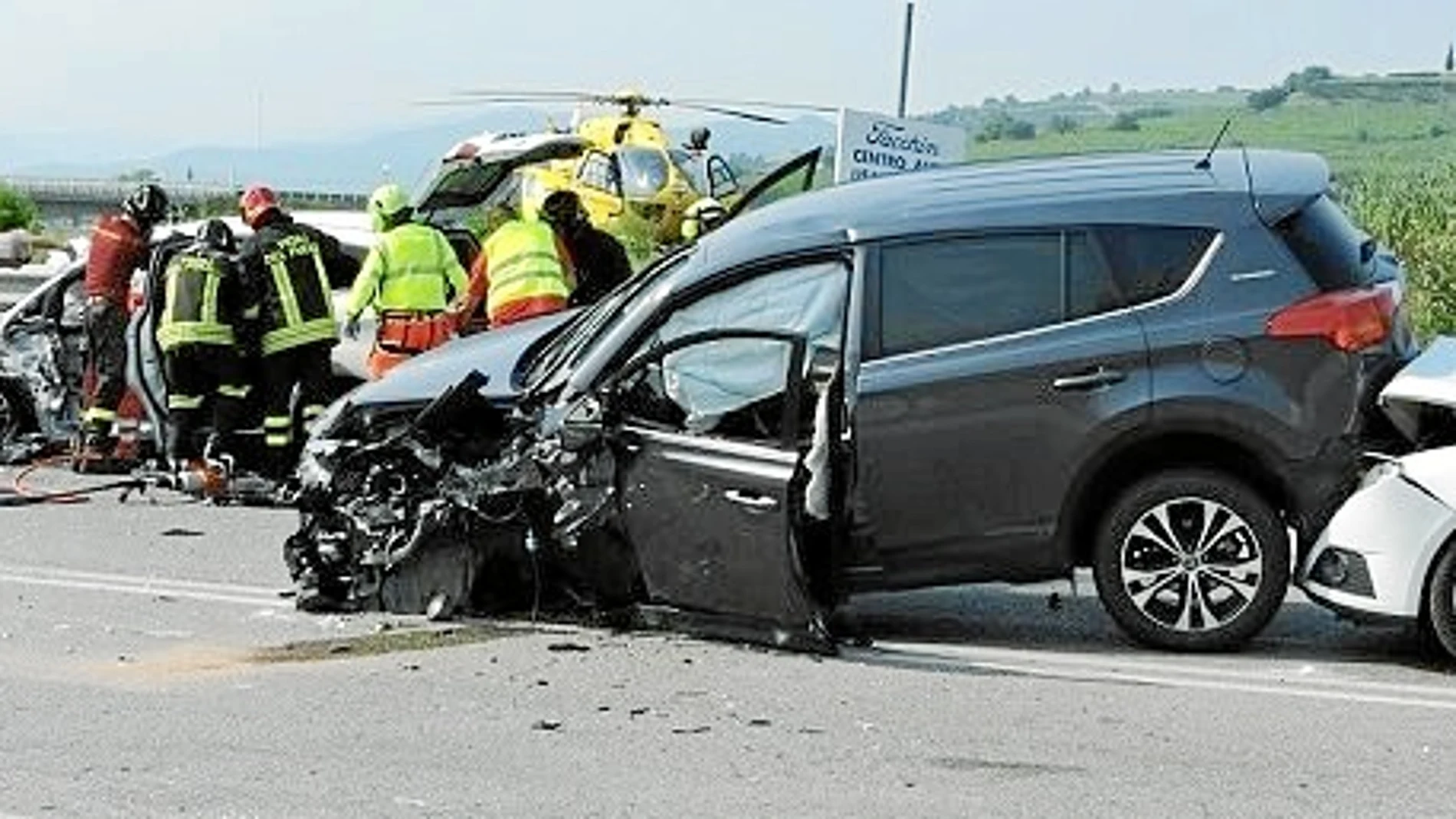 Imagen de un accidente de coche en una carretera catalana. Los siniestros mortales han registrado este año el mayor incremento en más de diez años