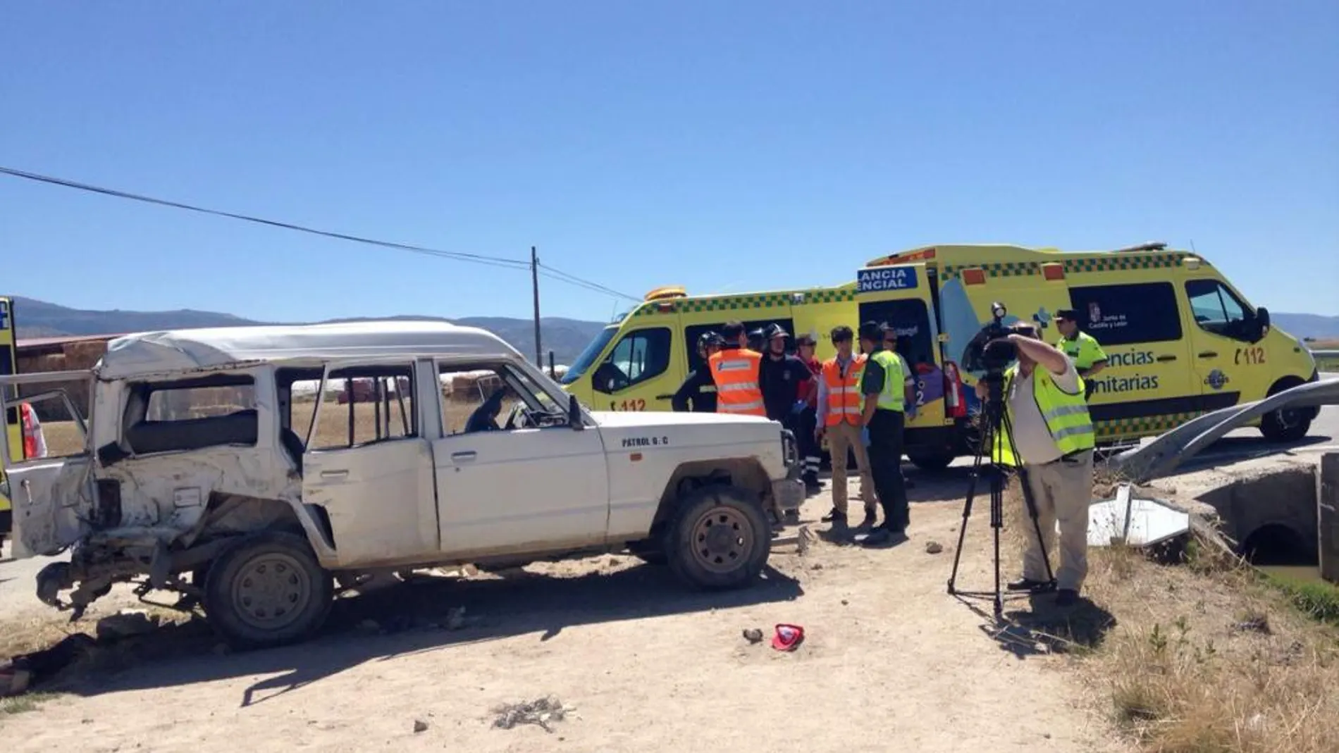 Tres muertos y seis heridos al arrollar un camión un vehículo con temporeros