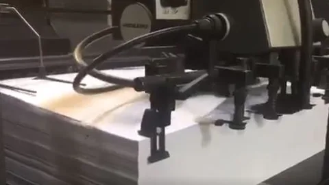 Imagen del vídeo publicado por Puigdemont en su perfil de Twitter