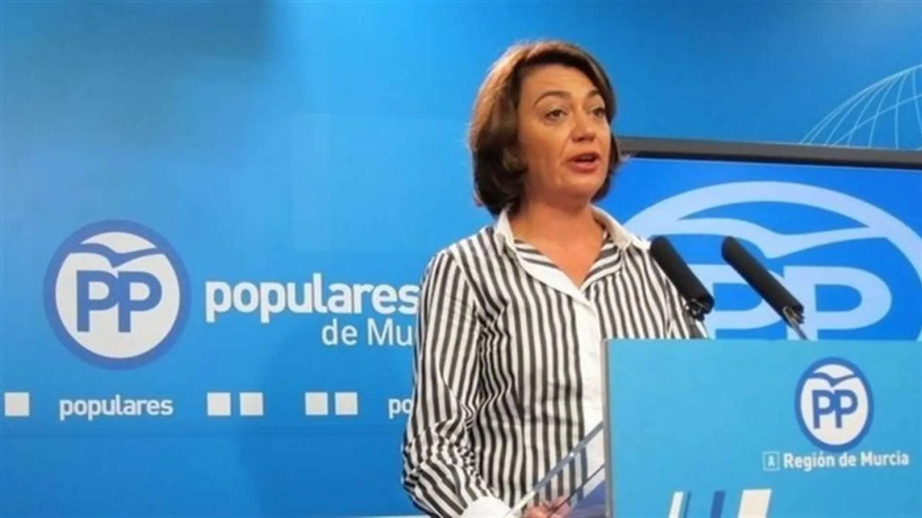 La senadora del PP, Severa González, ayer durante la rueda de prensa
