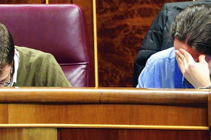 Íñigo Errejón y Pablo Iglesias durante un pleno del Congreso de los Diputados