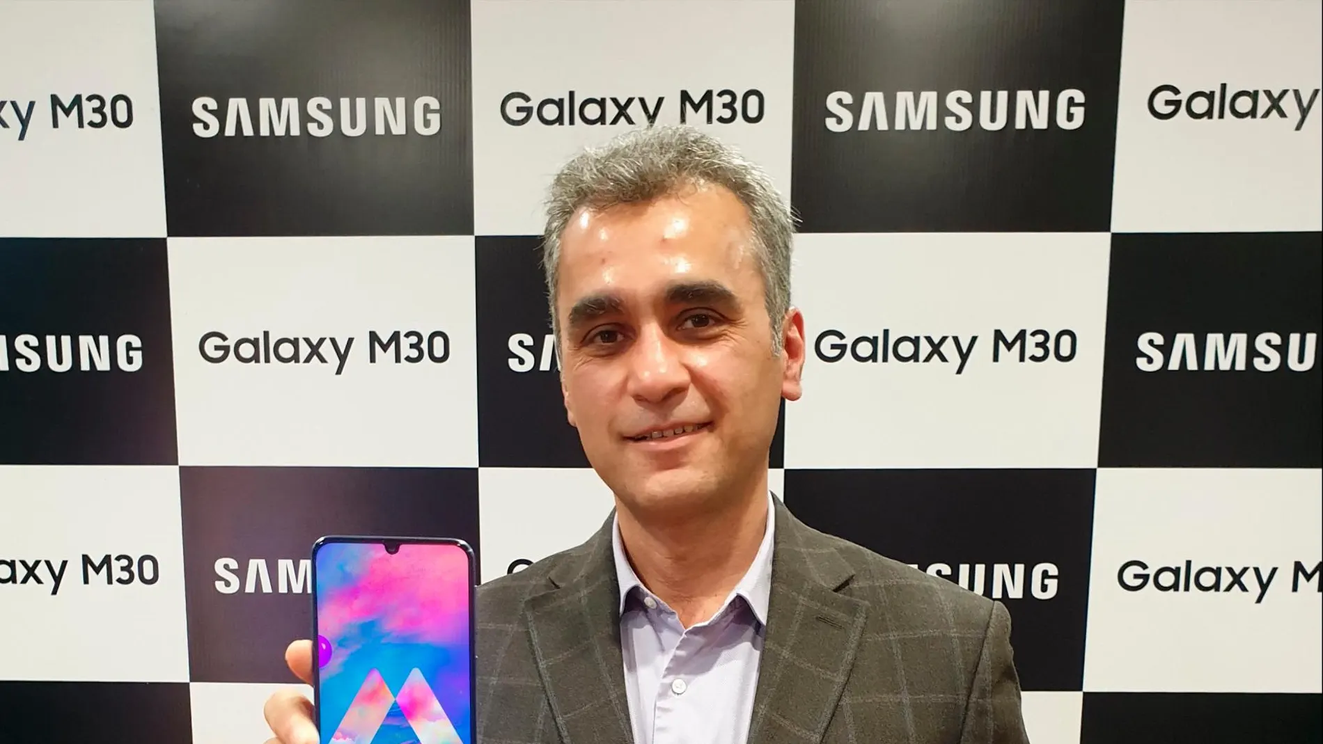 Asim Warsi, vicepresidente senior de Samsung India, durante la presentación del nuevo Galaxy M30 / Samsung