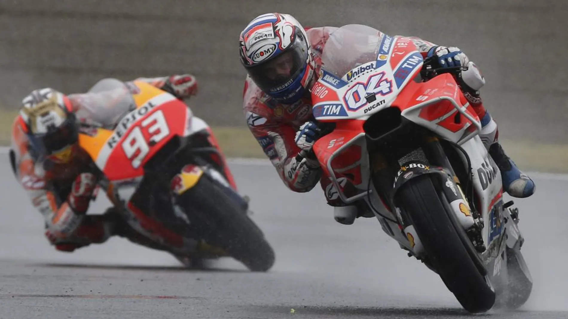 Andrea Dovizioso y Marc Marquez, mano a mano