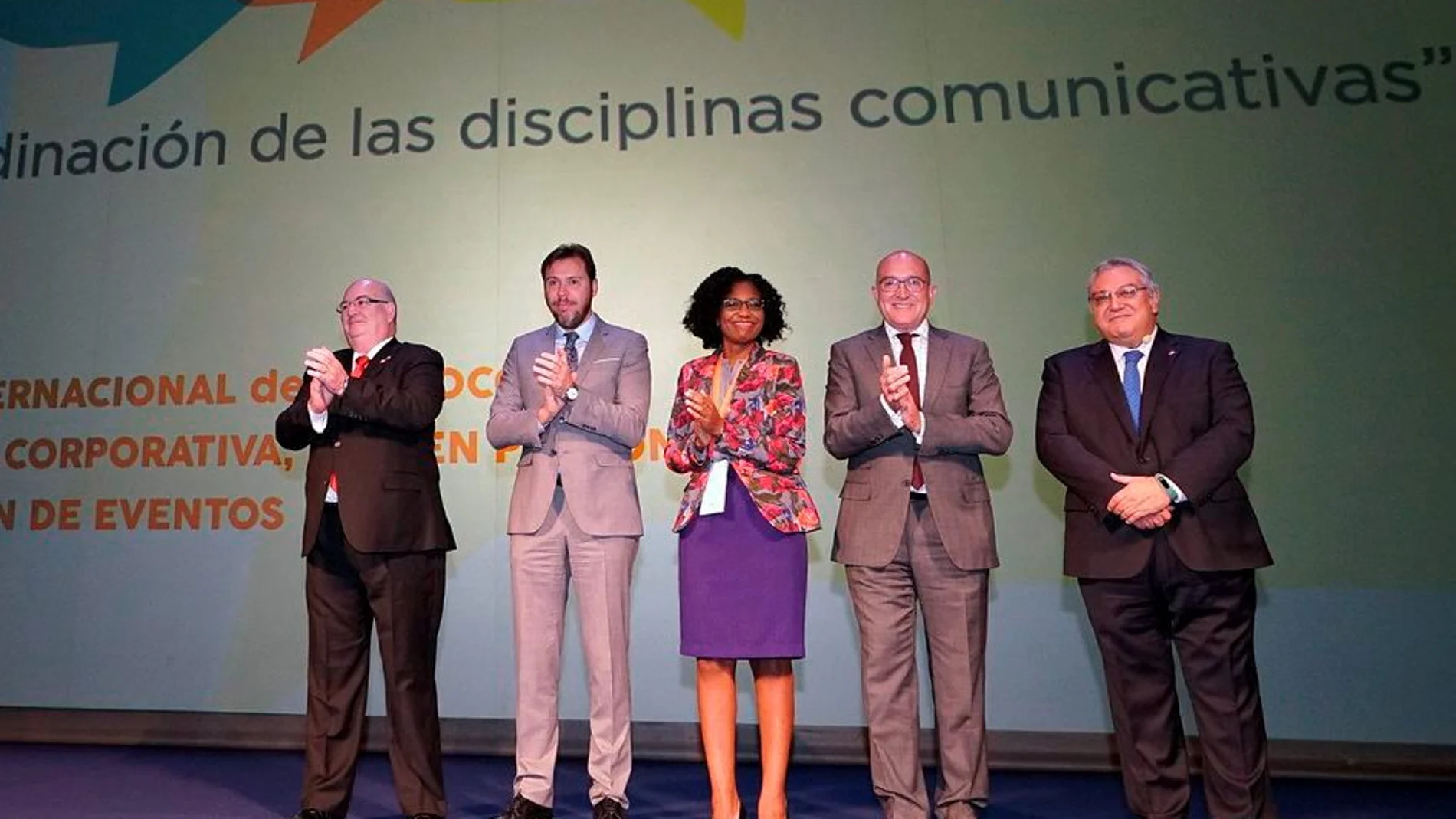 Jesús Julio Carnero y Óscar Puente inauguran el Congreso Inetrnacional de Protocolo en compañía de gerardo Correas, Carie Mercier y Herminio González, ayer en Valladolid