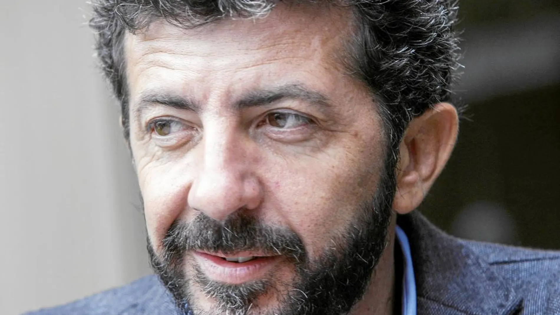 El cineasta sevillano entra en el caso más mediático de Francisco Paesa