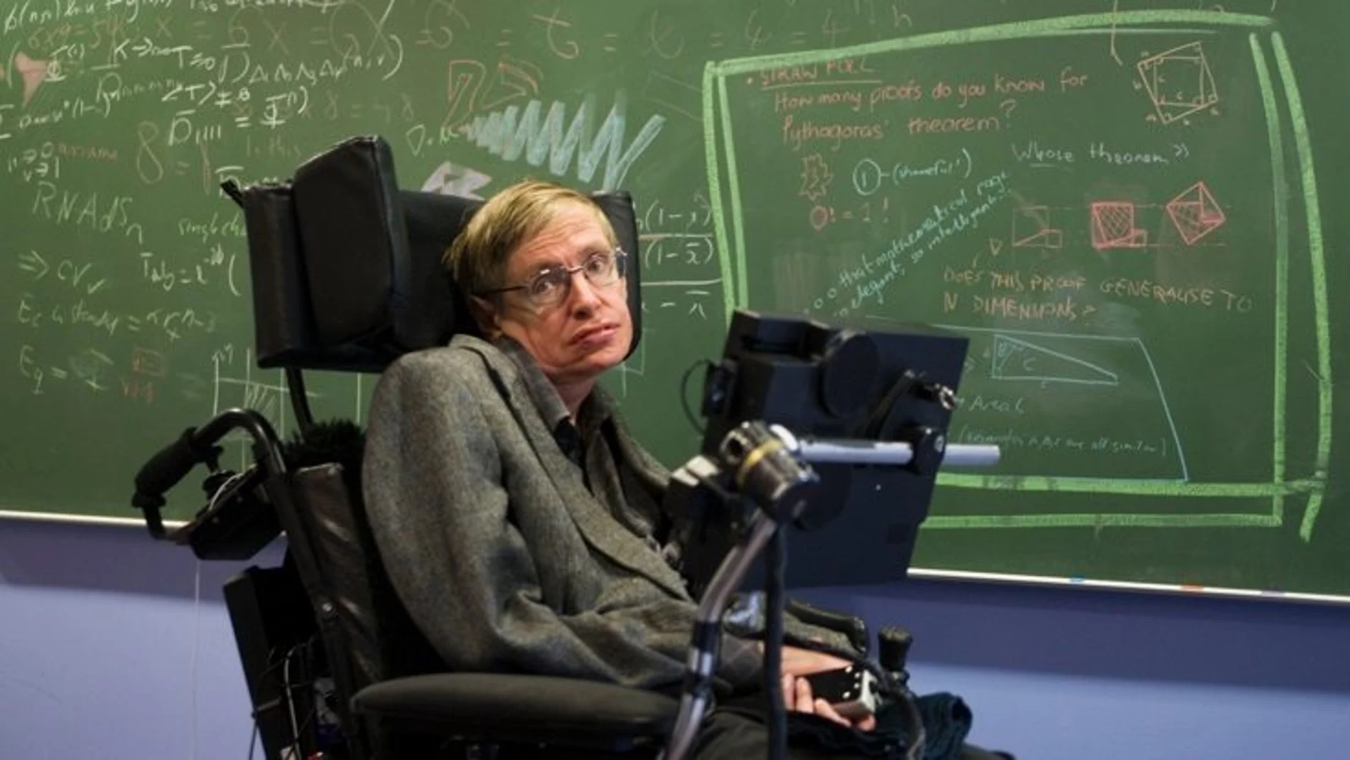 A los 21 años los médicos le diagnosticaron a Stephen Hawking esclerosis lateral amiotrófica (ELA), una enfermedad degenerativa neuromuscular