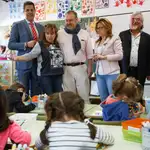 Fernando Rey garantiza el mantenimiento de escuelas en pueblos con tres alumnos