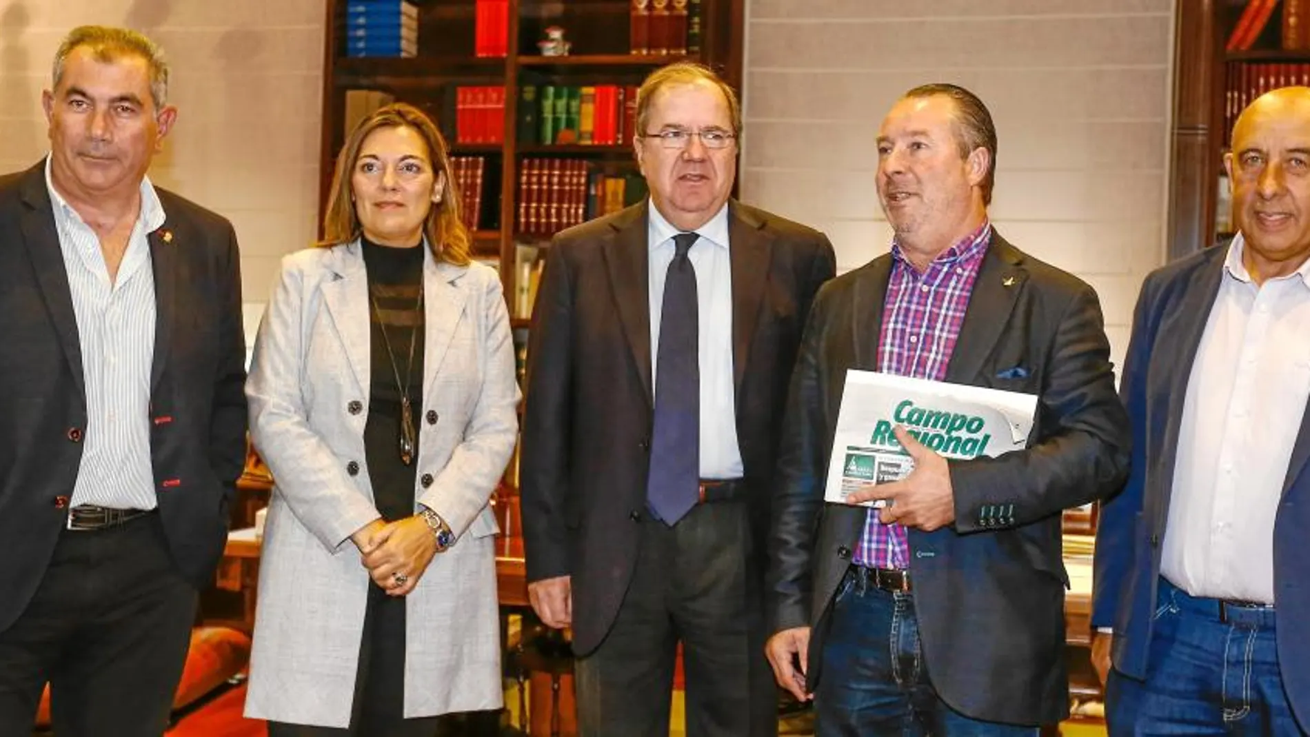 El presidente Juan Vicente Herrera y la consejera Milagros Marcos se reúnen con los dirigentes de las organizaciones agrarias.