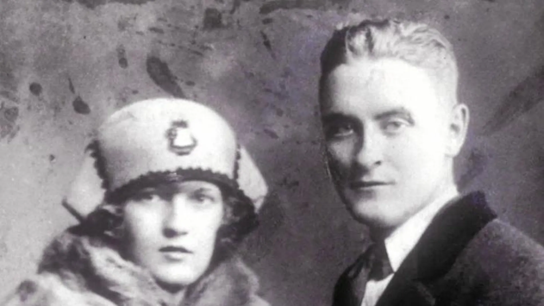 Zelda y Scott Fitzgerald en una imagen de la década de los 20, cuando aún eran ricos y exitosos