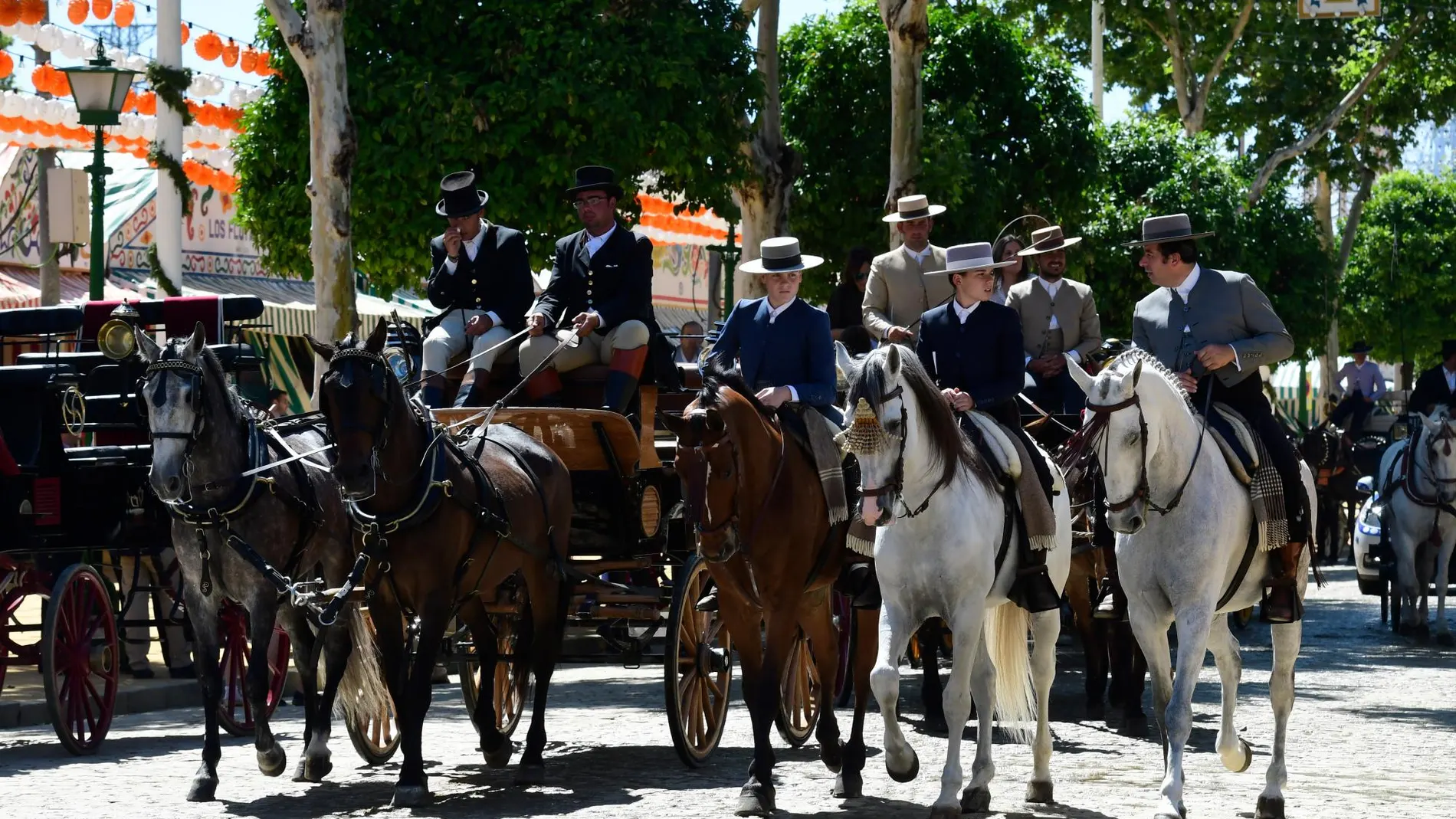 Paseo de caballos en el último día de la Feria de Abril / Foto: Ke-Imagen