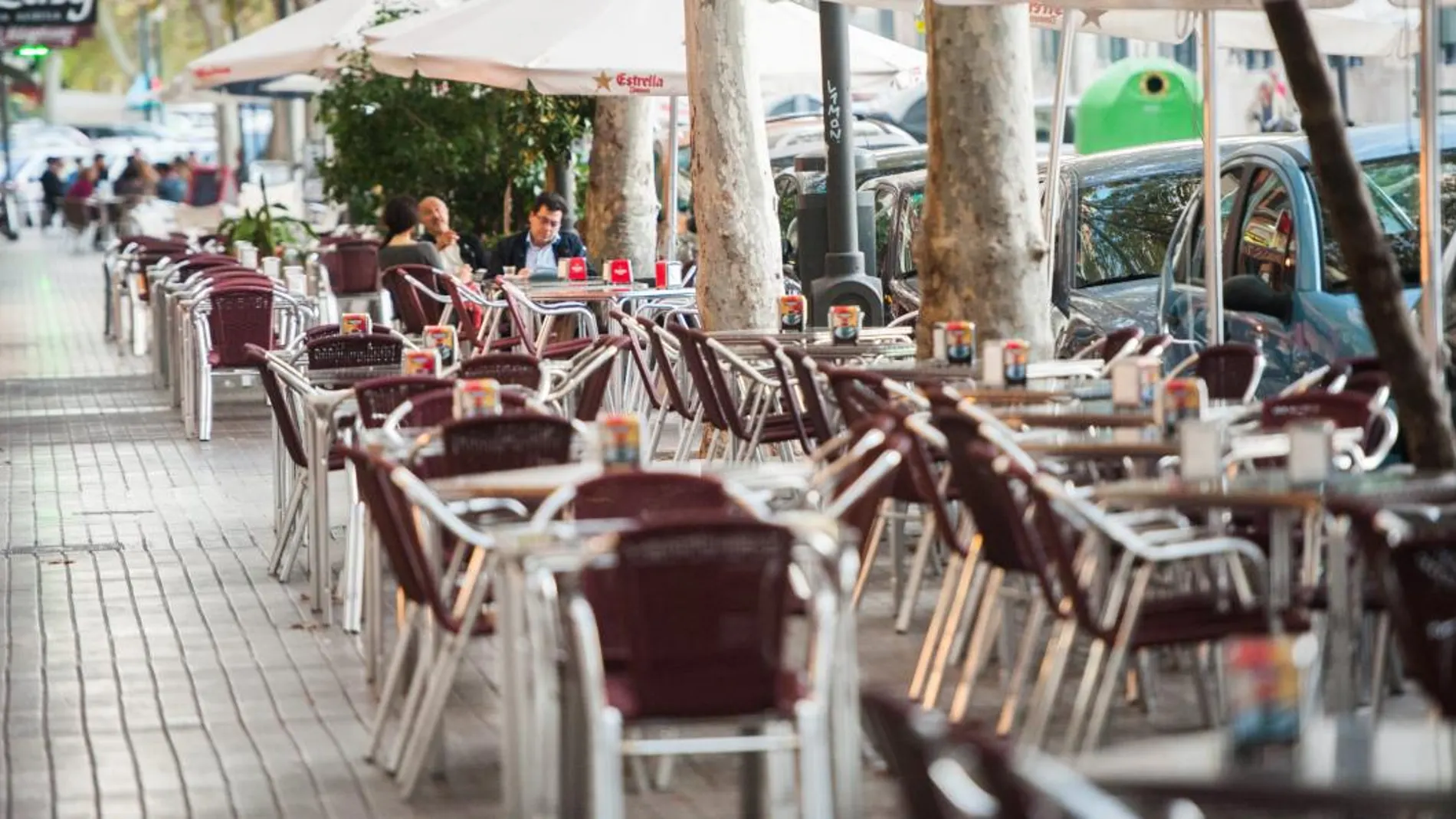 Los hosteleros murcianos proponen un “aplauso de apoyo” horas antes del cierre de los bares y restaurantes