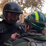 Un mosso, a un manifestante: «Qué república ni qué cojones. La república no existe, idiotas»