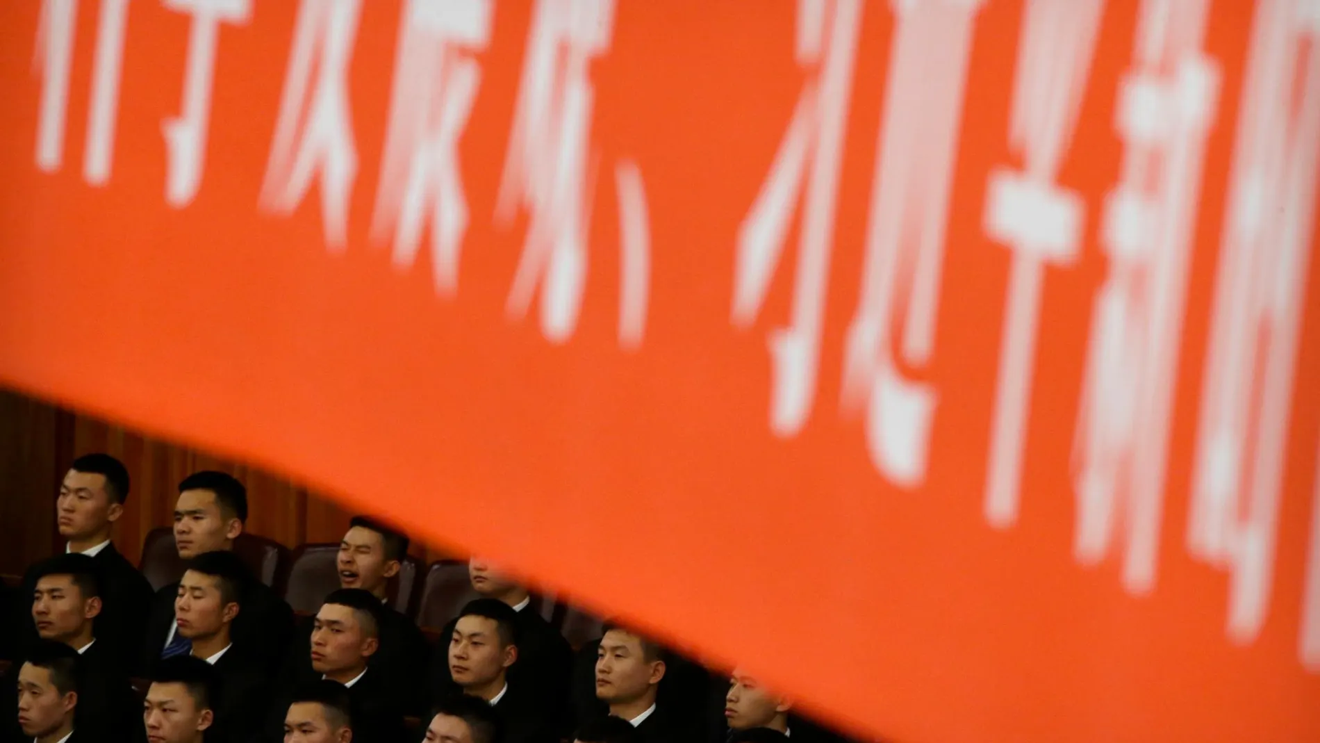 El giro autoritario eclipsa a Mao y a Deng