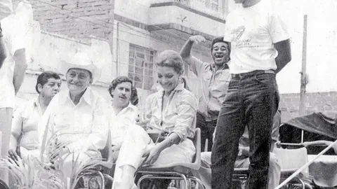 Vallejo se convirtió en una pieza fundamental en la vida de Escobar. «Yo era su ancla», afirma. Trataba de ayudarlo y controlar la bestia que llevaba dentro. Pero cuando le dejó, él perdió la cabeza. Fue entonces cuando surgió el Escobar más sanguinario.