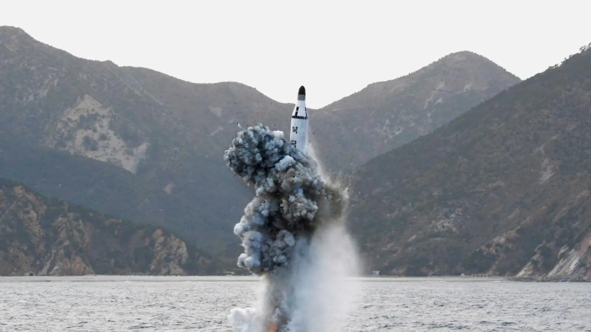 Imagen de archivo de un misil balístico norcoreano como el lanzado hoy desde un submarino