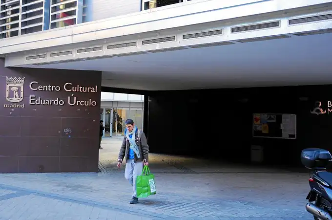 Carmena cede un centro cultural para la asamblea abierta de IU