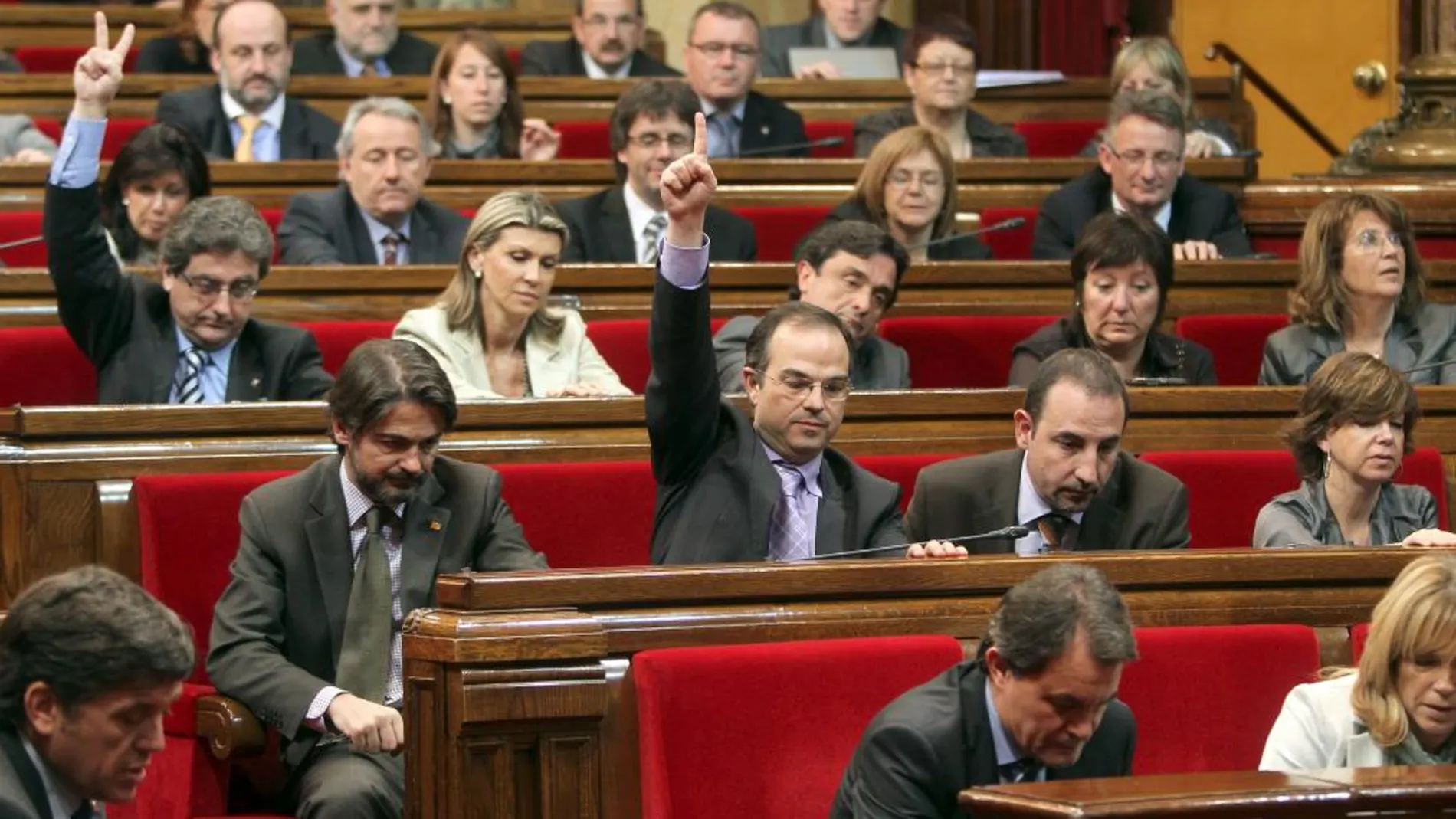 El Parlamento catalán vincula la declaración de soberanía suspendida temporalmente por el TC con el ejercicio de la "libertad de expresión"y del "pluralismo político.