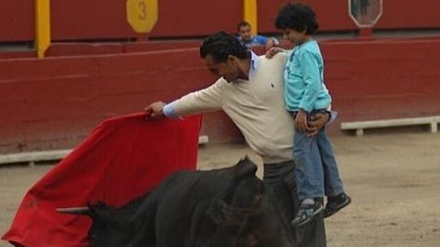 Iván Fandiño impartió una clase teórica y práctica de toreo