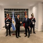 Mauricio Macri y Juan Guaidó ayer en Buenos Aires.