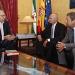 Juan Pablo Durán recibe al director del Consejo de Transparencia de Andalucía, Manuel Medina