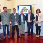El presidente de la Diputación de Segovia, Francisco Vázquez, presenta la inciativa junto a los alcaldes de los pueblos.