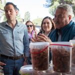 Ignacio Aguado visita el mercado organizado por la Cámara Agraria de Madrid