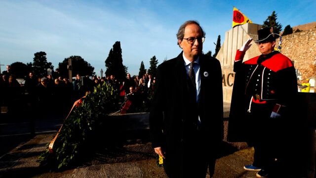 El presidente de la Generalitat, Quim Torra, en la tradicional ofrenda floral a la tumba de Francesc Macià/Efe