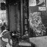 La librería Cinc d'Oros atacada en un atentado en 1971, según una fotografía de Pérez de Rozas