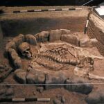 Enterramiento recreado en «El poder del pasado» para analizar la evolución de la arqueología