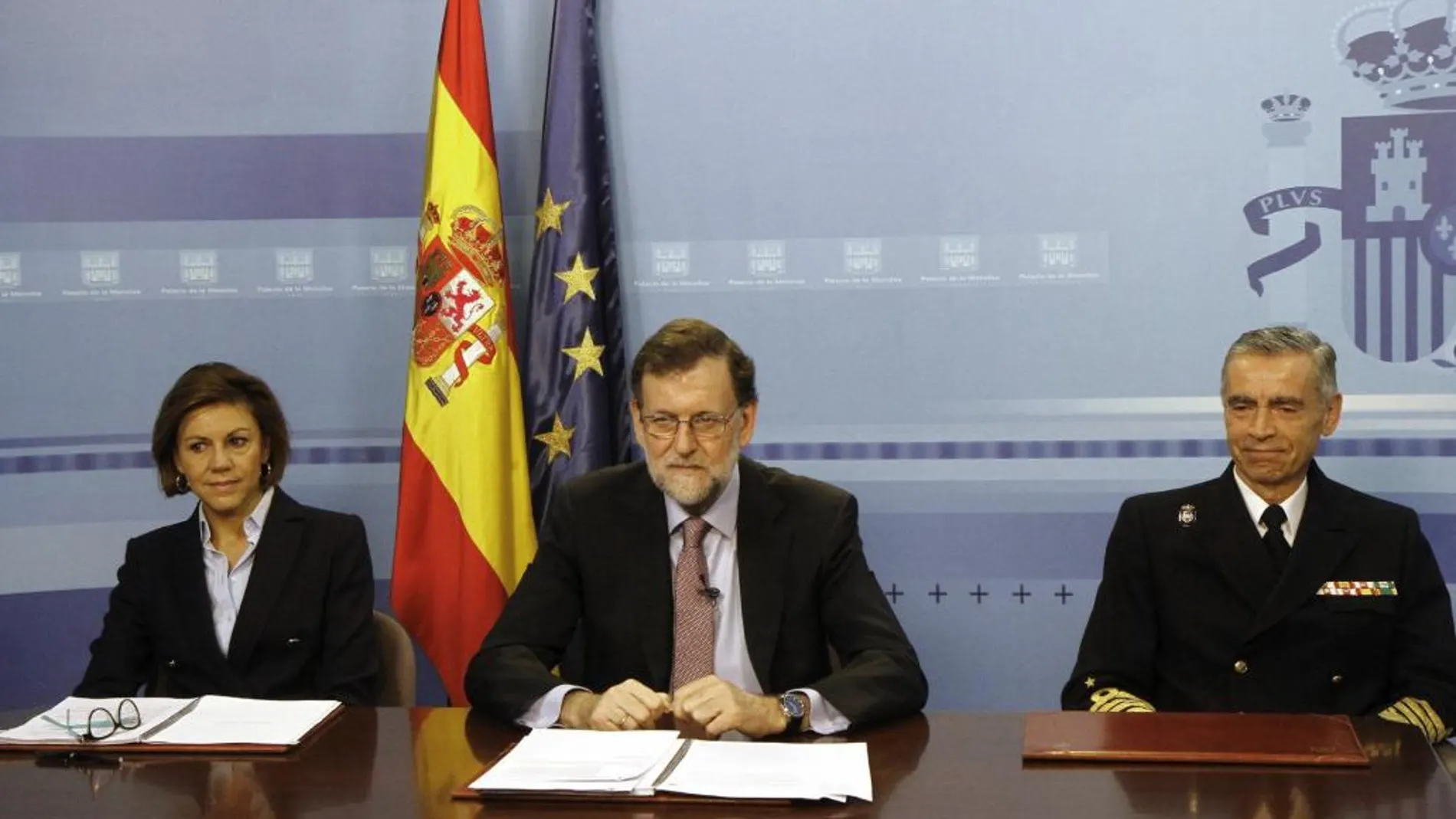 Mariano Rajoy junto a María Dolores de Cospedal y el Jefe del Estado Mayor
