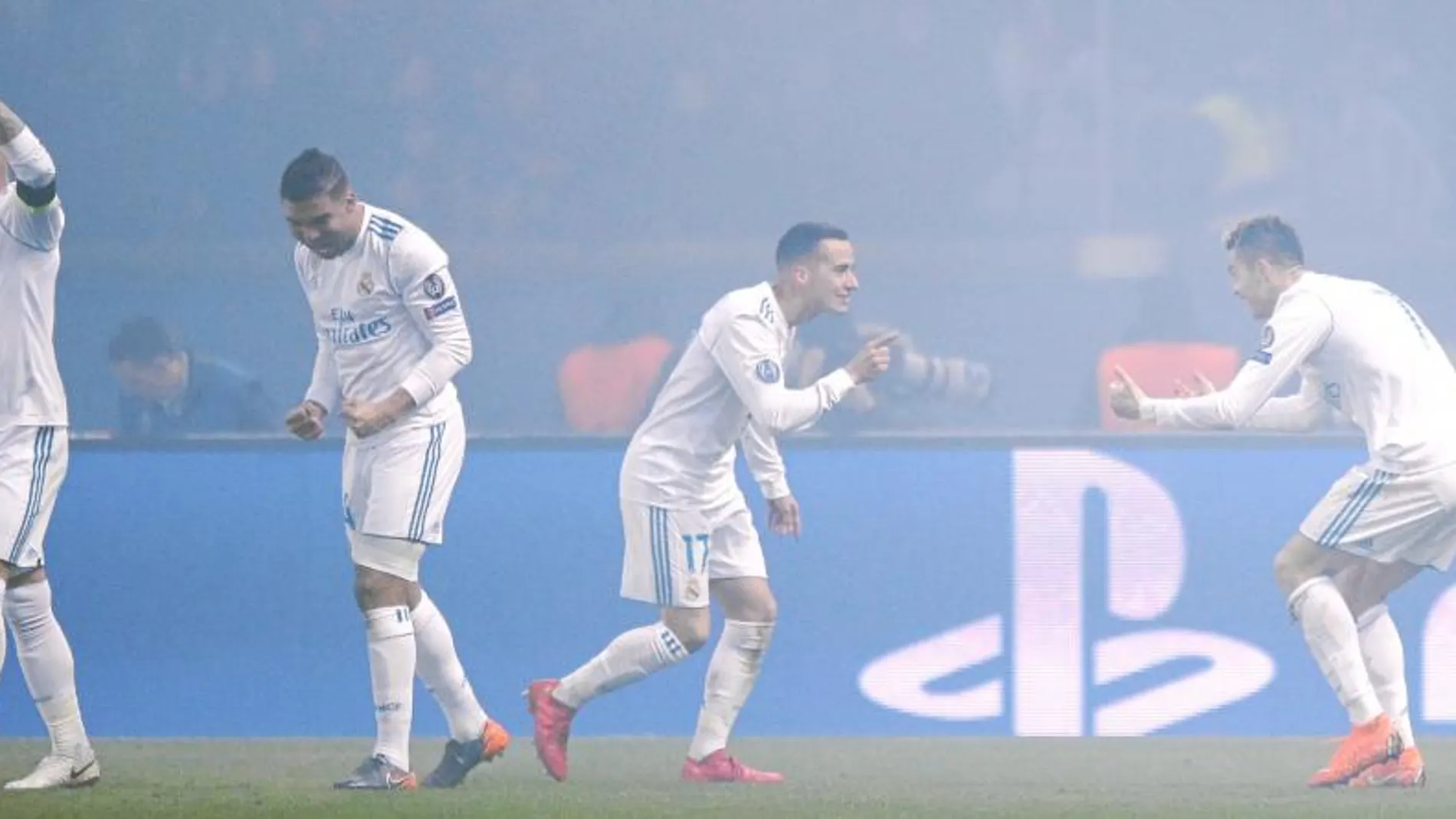 Sergio Ramos, Casemiro, Lucas Vázquez y Ronaldo celebran el primer tanto del Madrid