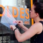 La mayoría de los establecimientos ya han colgado el cartel de rebajas
