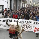 Un momento de la manifestación convocada por Sortu y vecinos de Alsasua contra la Guardia Civil