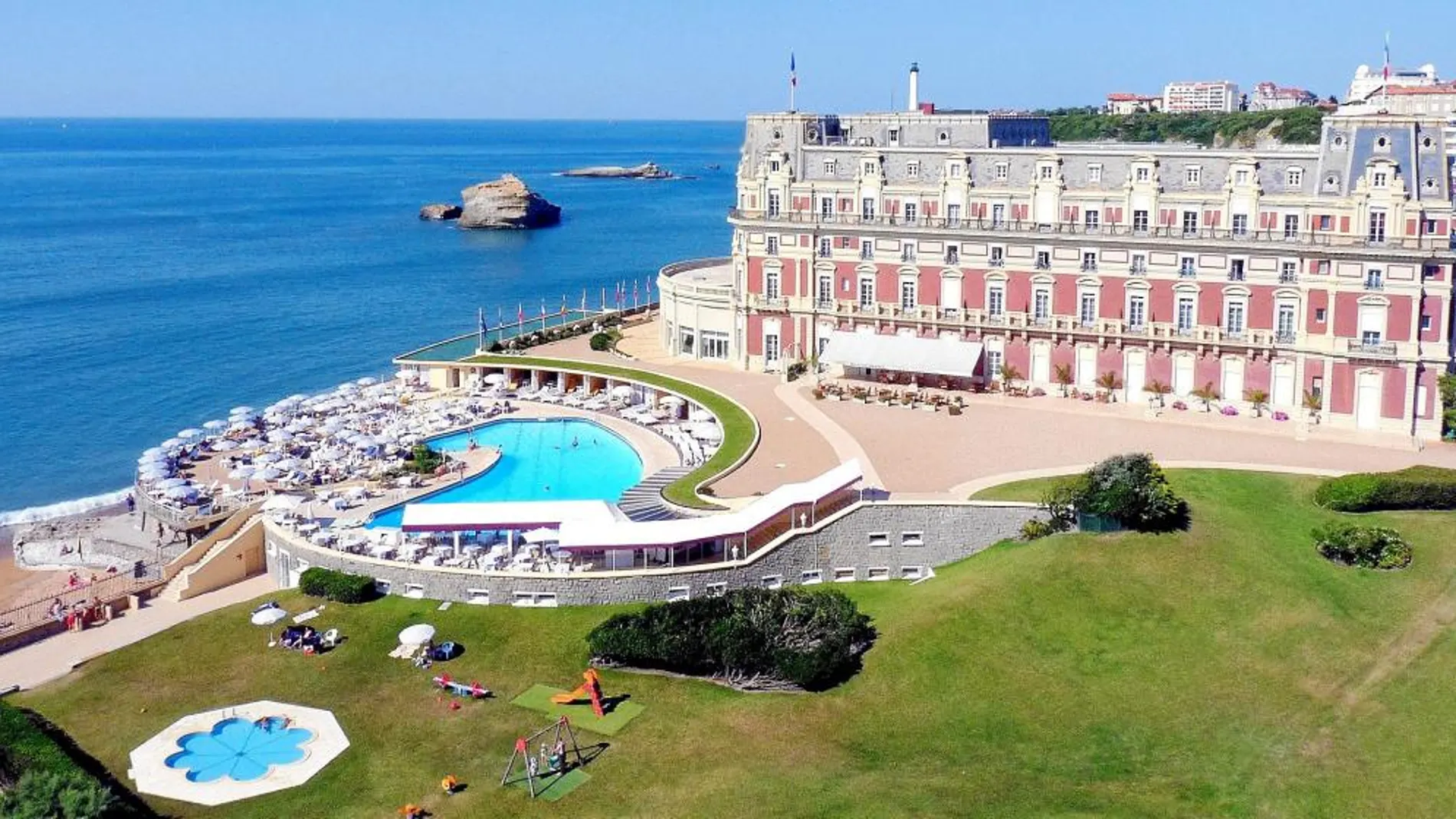 Biarritz. Kate Middleton y el príncipe Guillermo pasaron sus vacaciones en el lujoso Hôtel du Palais
