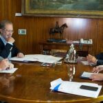 El alcalde de Valladolid, Óscar Puente, y el concejal de Urbanismo, Manuel Saravia, mantienen un encuentro con la ministra Margarita Robles