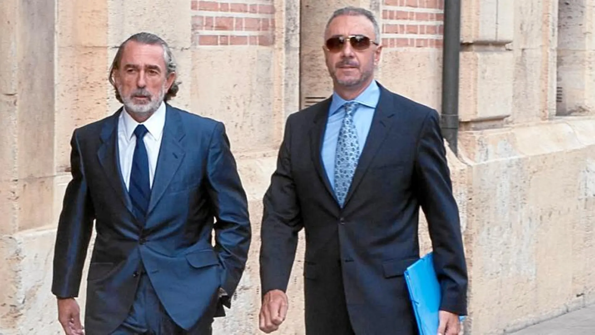 El abogado Juan Antonio Navarro, y su defendido Francisco Correa