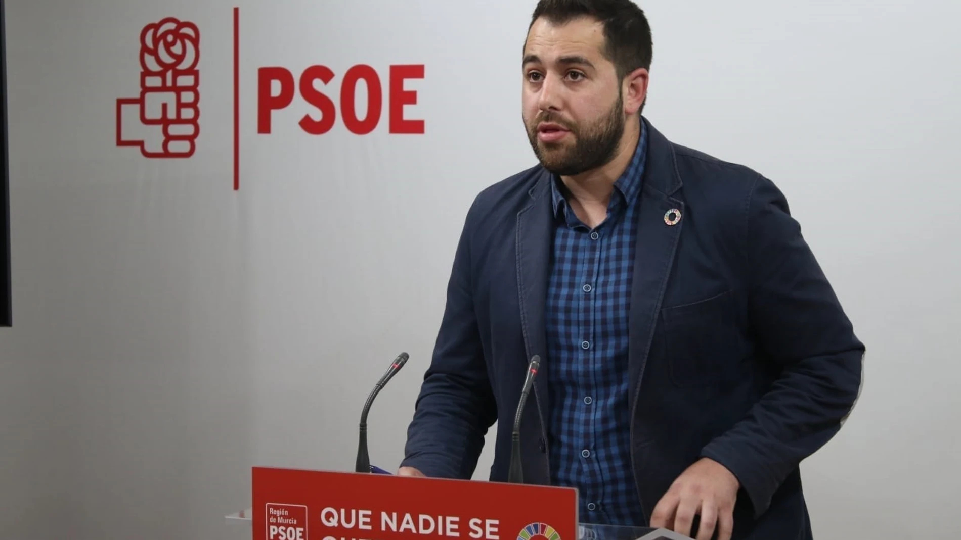 Jordi Arce durante un momento de su intervención en la sede del PSRM. LA RAZÓN