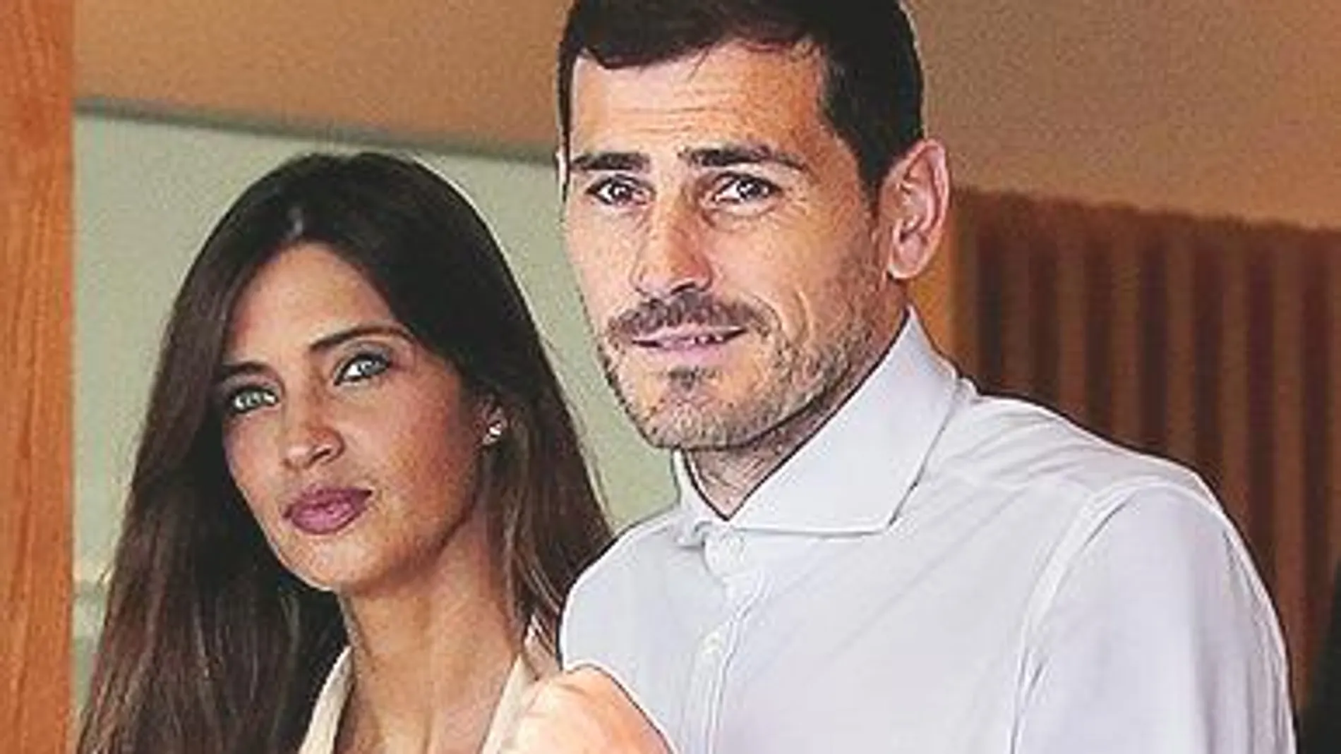 Sara Carbonero e Iker Casillas a su salida del Hospital