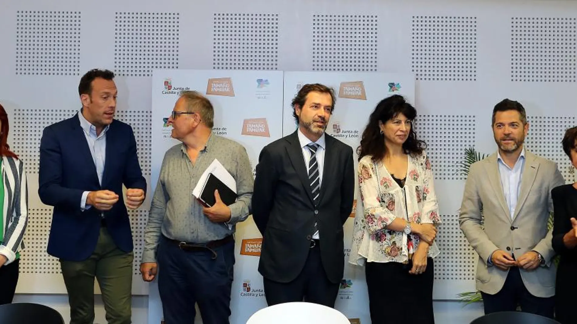El director general de Turismo de la Junta de Castilla y León, Javier Ramírez, se reúne con los concejales de este área de las capitales de provincia
