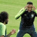 Marcelo y Neymar, en el entrenamiento de Brasil
