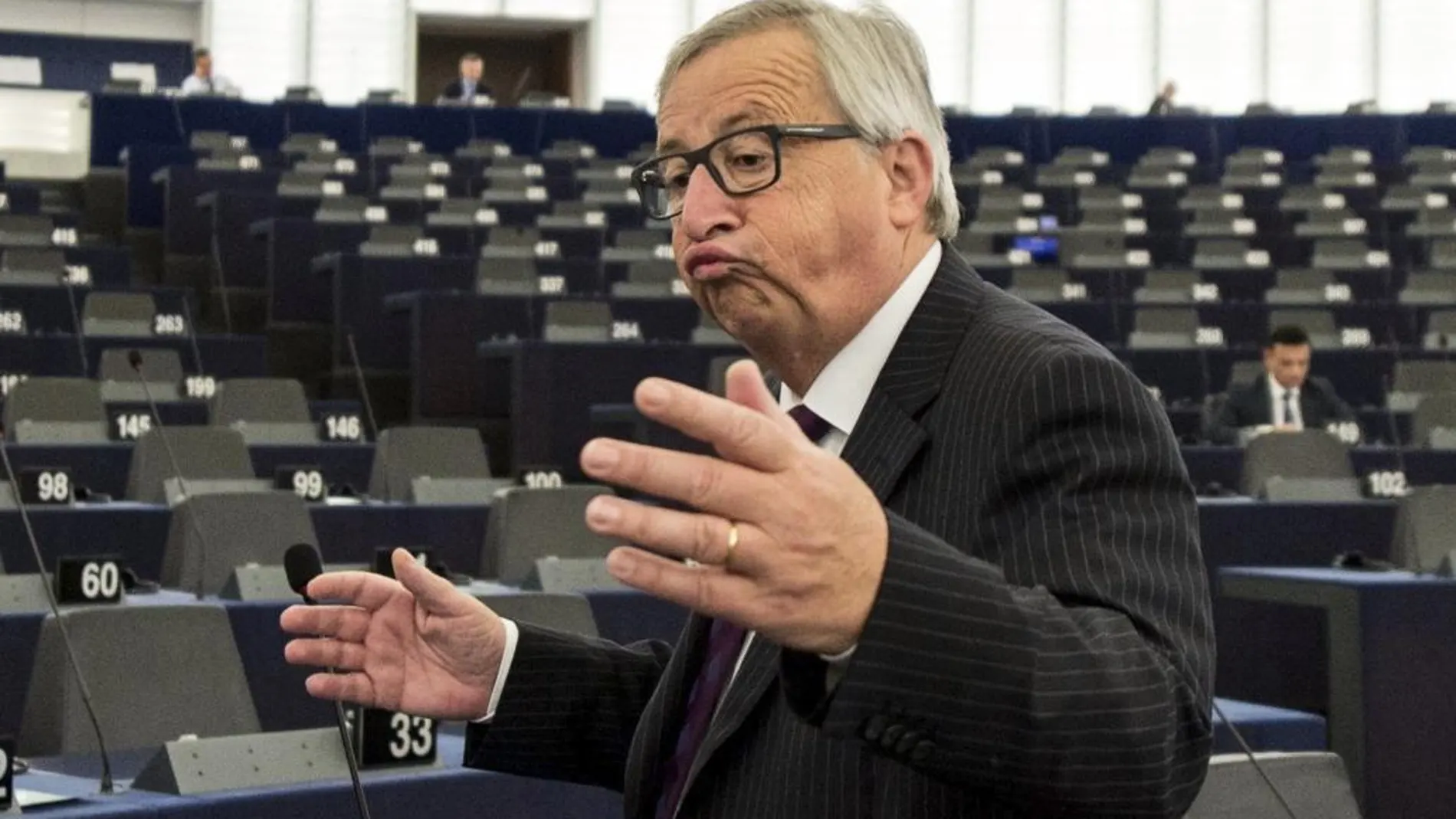 El presidente de la Comisión Europea, Jean-Claude Juncker, da un discurso durante la sesión plenaria del Parlamento Europeo en Estrasburgo