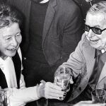 Simone de Beauvoir, junto a Jean Paul Sartre. Giulio Meotti los menciona ambos en su artículo «El 68 de los pedófilos»