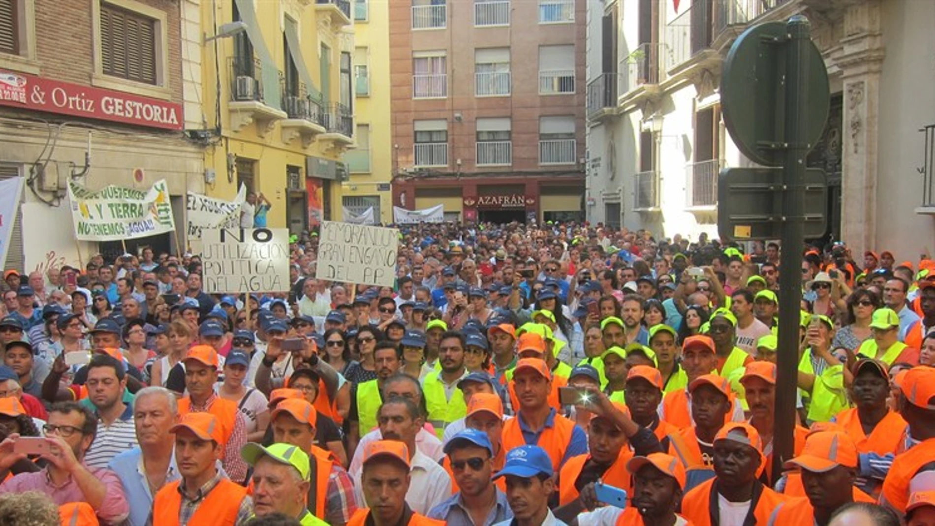 Panorámica de la manifestación de los agricultores que colapso la ciudad de Murcia