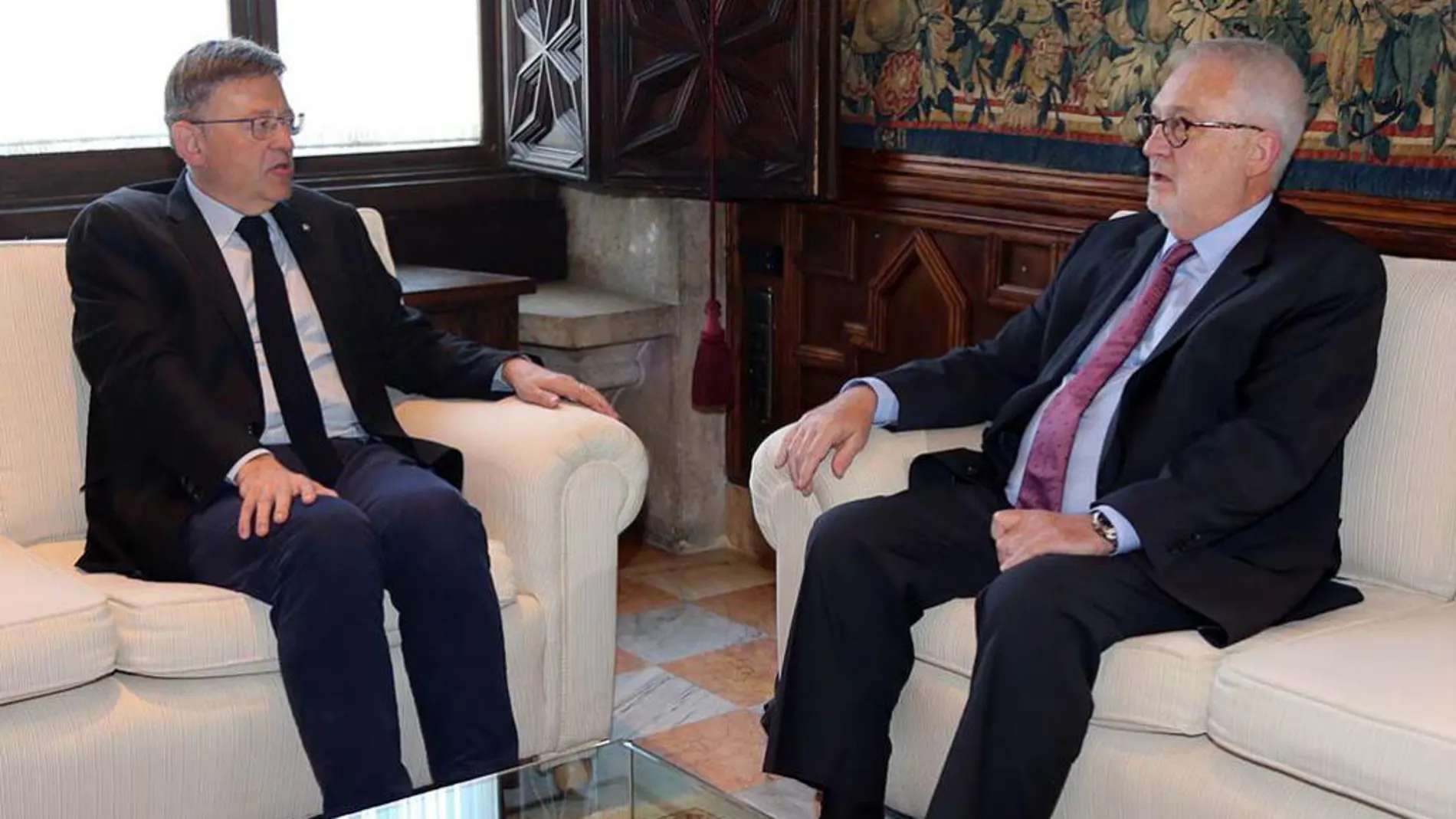 El presidente de la Generalitat, Ximo Puig, y el presidente de la Fundación CAM, Luis Boyer, en la visita institucional
