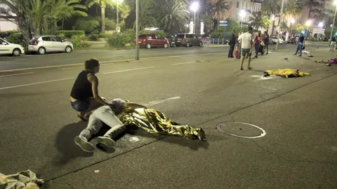 El terrorista envío el mensaje minutos antes de que entrara en el paseo marítimo de la ciudad con un camión y arrollara a decenas de personas, provocando 84 muertos.