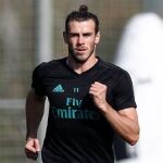 Bale cae antes de volver