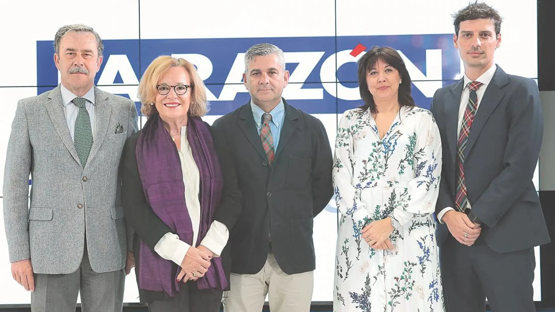 En la imagen de izda. a dcha., José Luis González Larriba, Ana Mañas, Ignacio Azinovic, Carmen Yélamos y Rafael García.