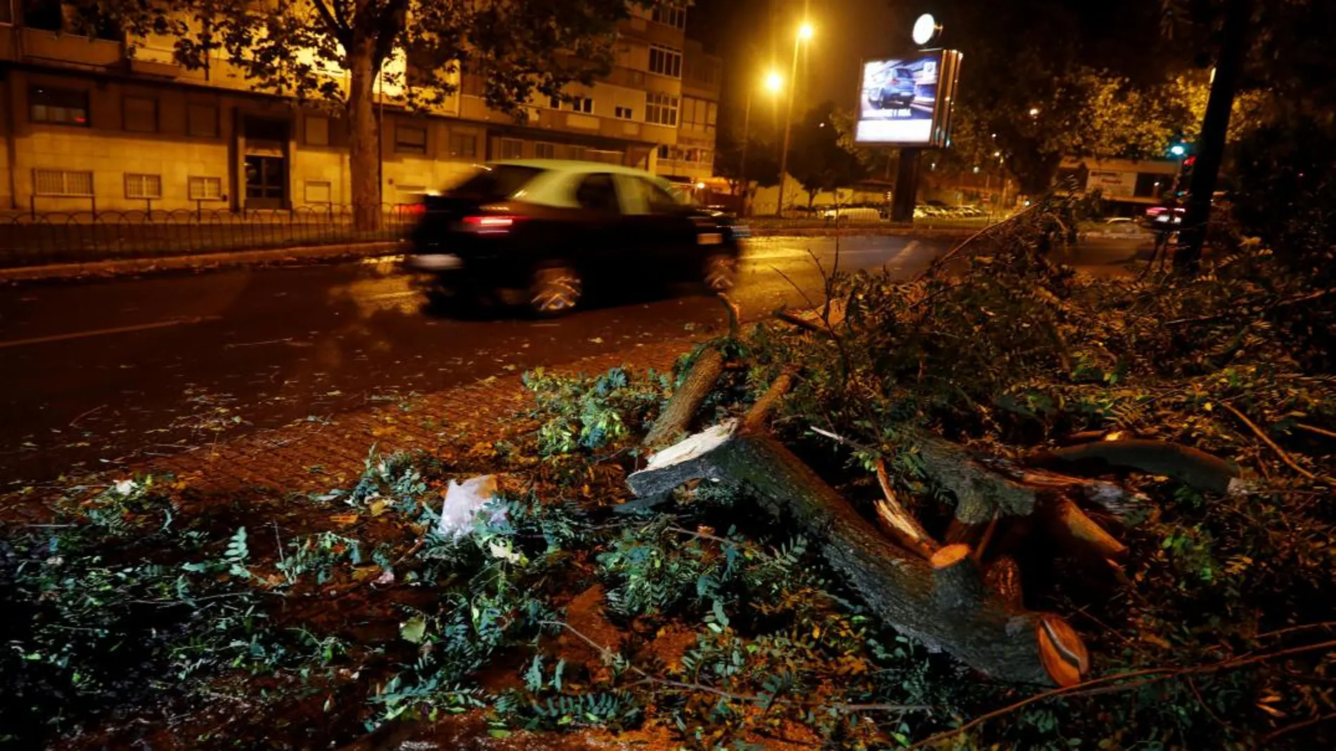 Leslie deja rachas de viento de 96 km/h y daños mínimos a su paso por España