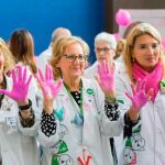 Sanitarias del Hospital Clínico Universitario de Valladolid participan en una campaña de sensibilización por el Día Mundial del Cáncer de Mama